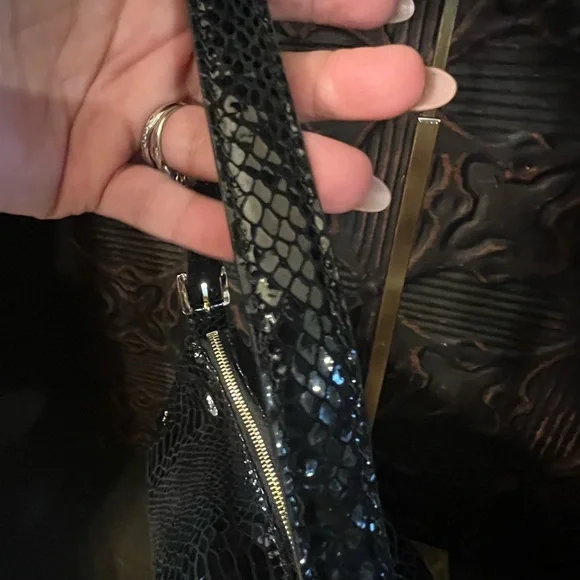 Michael Kors Black Snakeskin Embossed Shoulder Bag NWOT - Picture 6 of 15